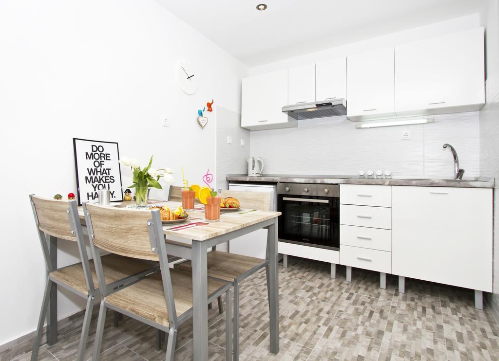 Apartment Shiny Love Split Room photo