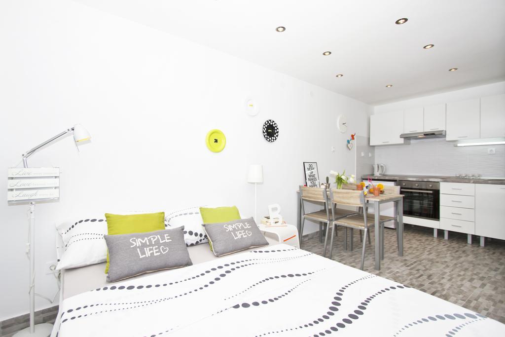Apartment Shiny Love Split Room photo